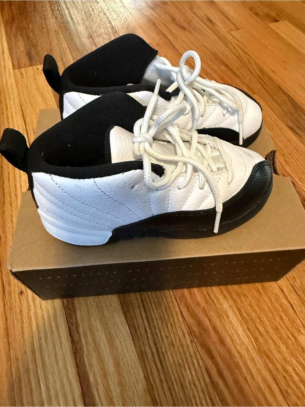 Jordan 12 Retro - Picture 4 of 6